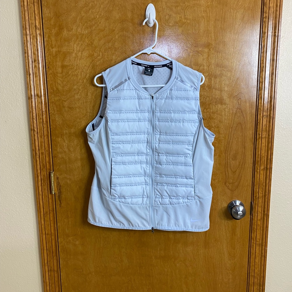 Women Nike Aeroloft Running Vest 856636 043 SIZE XL Pure Platinum Light Gray